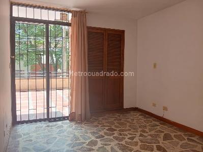 Apartamento de 3 alcobas en venta en Laureles, Medellín, 126 m² · foto 13 de 19