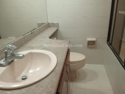 Apartamento de 3 alcobas en venta en Laureles, Medellín, 126 m² · foto 14 de 19