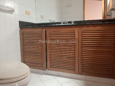 Apartamento de 3 alcobas en venta en Laureles, Medellín, 126 m² · foto 16 de 19