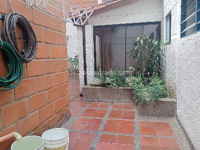 Apartamento de 3 alcobas en venta en Laureles, Medellín, 126 m² · foto 18 de 19