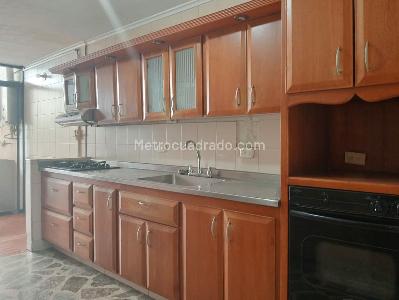 Apartamento de 3 alcobas en venta en Laureles, Medellín, 126 m² · foto 4 de 19