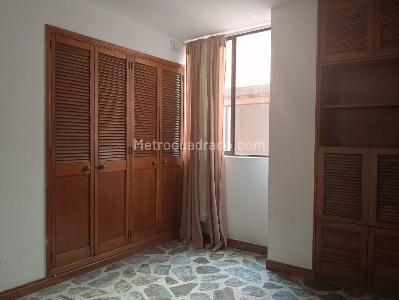 Apartamento de 3 alcobas en venta en Laureles, Medellín, 126 m² · foto 9 de 19