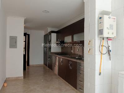 Apartamento de 3 alcobas en venta en Laureles, Medellín, 138 m² · foto 6 de 20