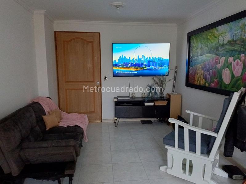 Apartamento de 2 Alcobas en Belén con Balcón y Terraza, Unidad Cerrada - 2