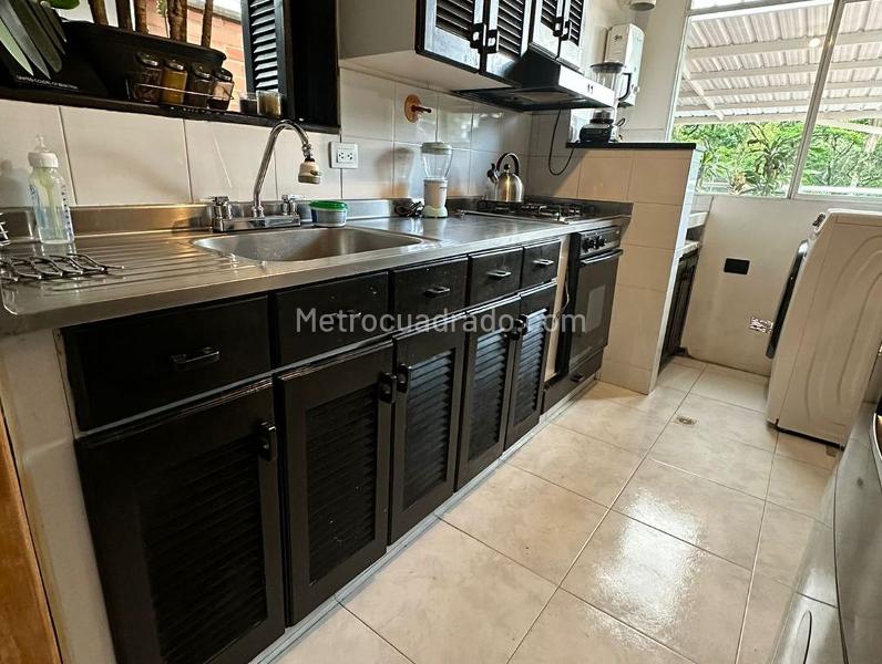 Apartamento de 2 Alcobas en Belén con Balcón y Terraza, Unidad Cerrada - 4