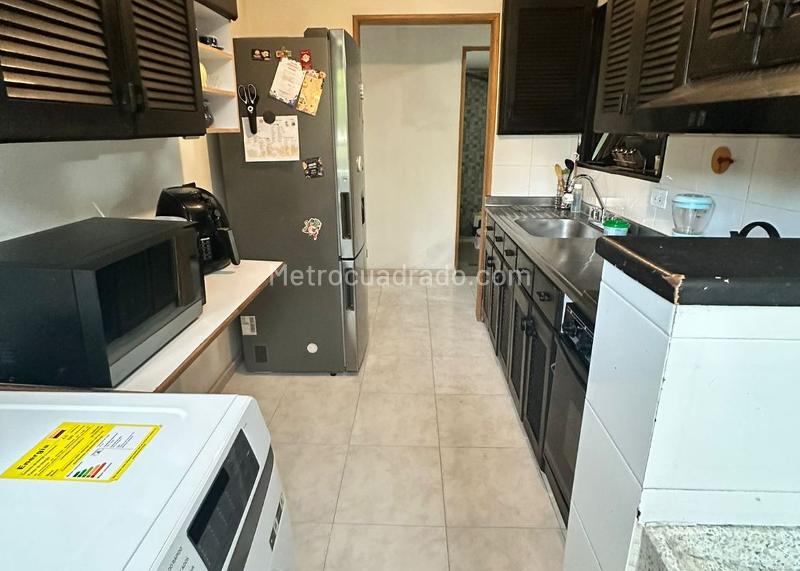 Apartamento de 2 Alcobas en Belén con Balcón y Terraza, Unidad Cerrada - 5