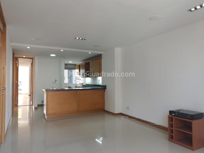Charming 2BR Apartment near Metro in Laureles - 2