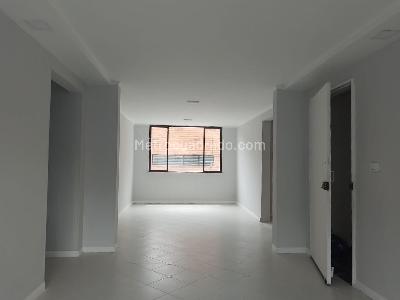 Apartamento de 3 alcobas en venta en Laureles, Medellín, 130 m² · foto 2 de 20