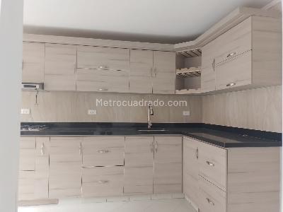 Apartamento de 3 alcobas en venta en Laureles, Medellín, 130 m² · foto 4 de 20
