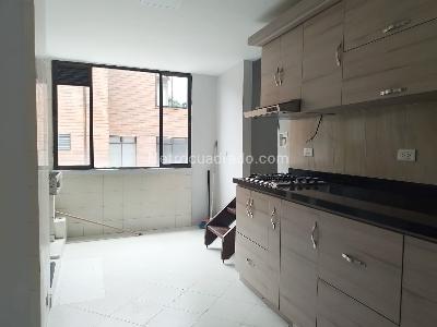Apartamento de 3 alcobas en venta en Laureles, Medellín, 130 m² · foto 5 de 20