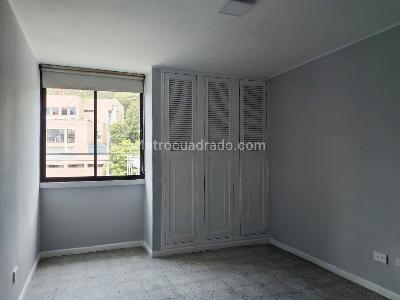 Apartamento de 3 alcobas en venta en Laureles, Medellín, 130 m² · foto 8 de 20