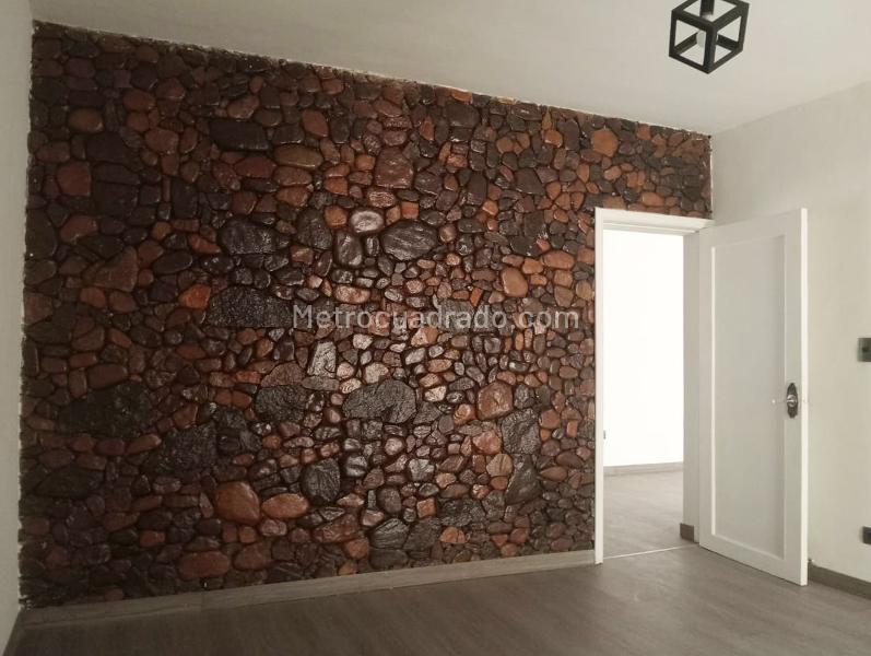 Casa Amplia de 5 Alcobas en Laureles - 8