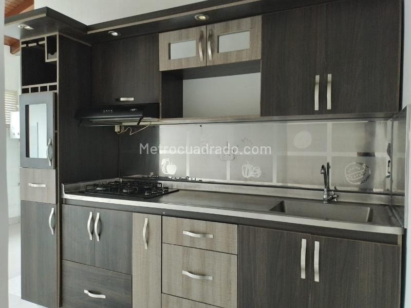 3BR Exterior Apartment for Rent in Laureles - 3