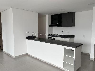 Apartamento de 2 alcobas en arriendo en Belen, Medellín, 73 m² · foto 2 de 10