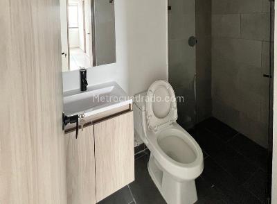Apartamento de 2 alcobas en arriendo en Belen, Medellín, 73 m² · foto 7 de 10