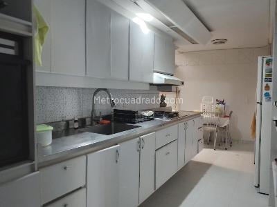 Apartamento en venta en Laureles, Medellín · foto 7 de 18