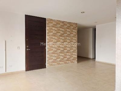 Apartamento en arriendo en Laureles, Medellín · foto 3 de 14