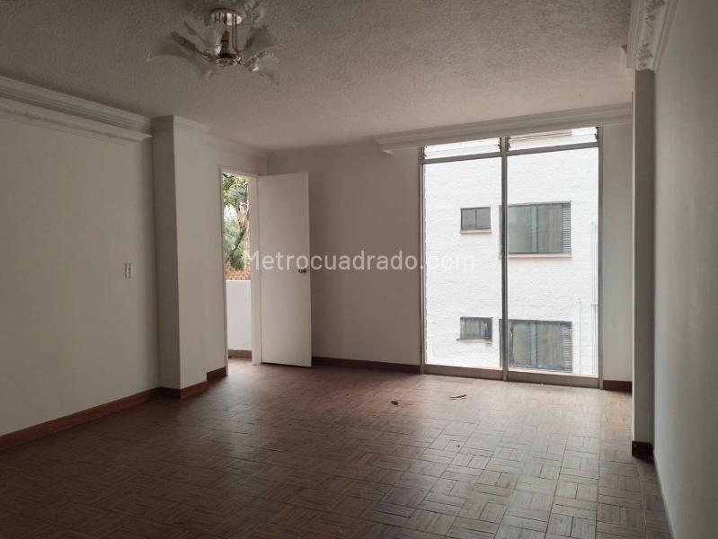 Apto Exterior de 2 Alcobas en Laureles Cerca a Parques - 2