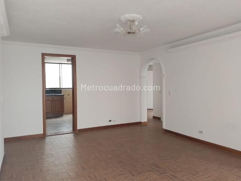 Apto Exterior de 2 Alcobas en Laureles Cerca a Parques - 3