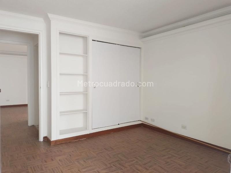 Apto Exterior de 2 Alcobas en Laureles Cerca a Parques - 8