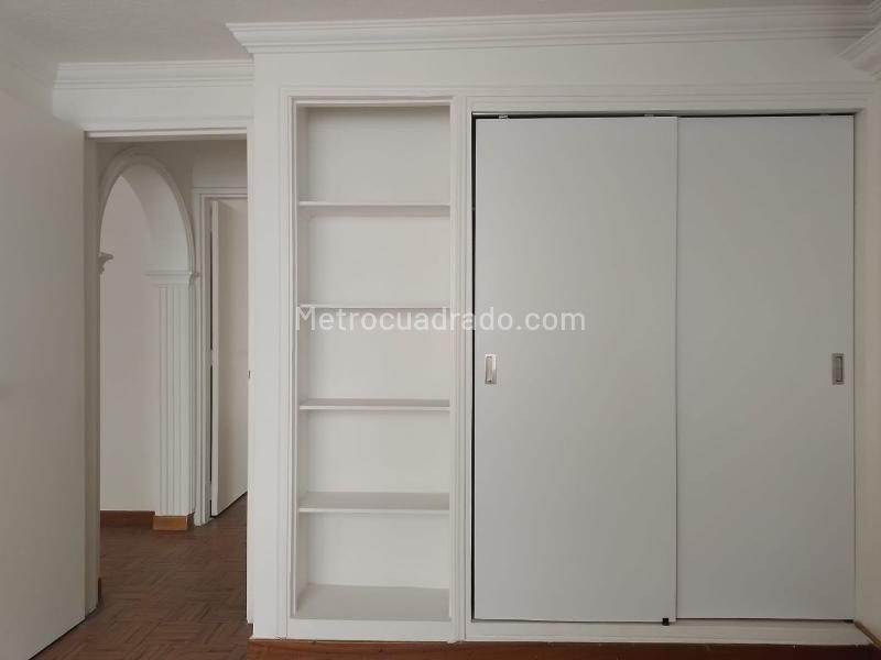 Apto Exterior de 2 Alcobas en Laureles Cerca a Parques - 9