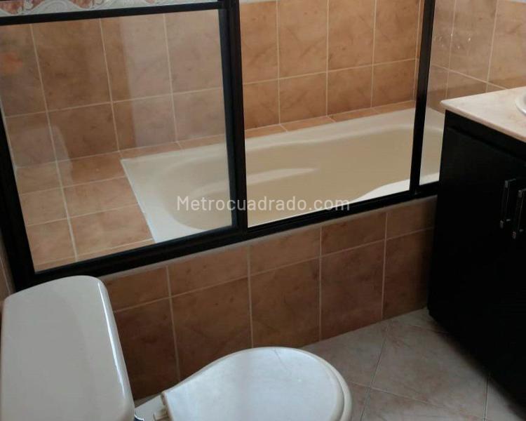 Independent 3BR Apartment in Belen - 9