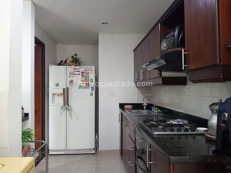 Piso – Medellín, La Castellana, Laureles-Estadio - Más