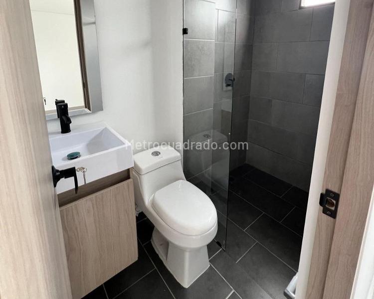 Modern 2BR Apartment in Belen - 9