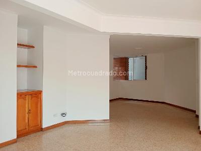 Apartamento de 3 alcobas en venta en Laureles, Medellín, 157 m² · foto 2 de 19