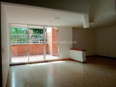 Apartamento de 3 alcobas en venta en Laureles, Medellín, 157 m² · foto 3 de 19