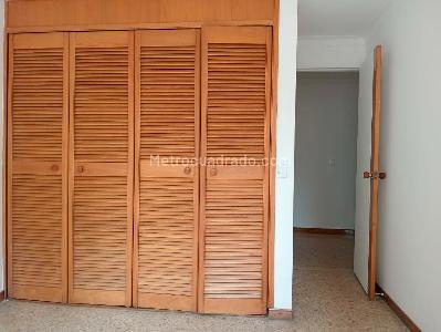 Apartamento de 3 alcobas en venta en Laureles, Medellín, 157 m² · foto 9 de 19
