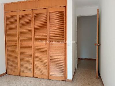 Apartamento de 3 alcobas en venta en Laureles, Medellín, 157 m² · foto 10 de 19