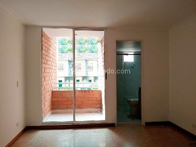 Apartamento de 3 alcobas en venta en Laureles, Medellín, 157 m² · foto 11 de 19