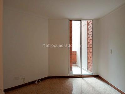 Apartamento de 3 alcobas en venta en Laureles, Medellín, 157 m² · foto 12 de 19