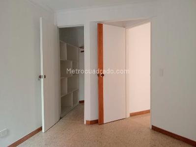 Apartamento de 3 alcobas en venta en Laureles, Medellín, 157 m² · foto 14 de 19
