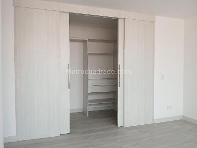 Apartamento de 3 alcobas en venta en Laureles, Medellín, 131 m² · foto 10 de 19