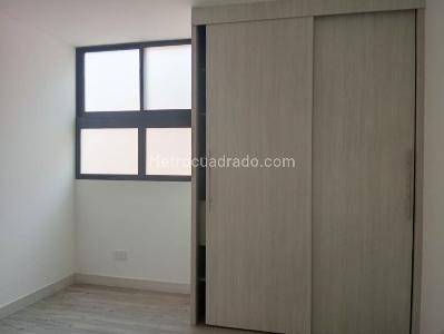 Apartamento de 3 alcobas en venta en Laureles, Medellín, 131 m² · foto 15 de 19