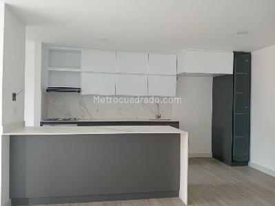 Apartamento de 3 alcobas en venta en Laureles, Medellín, 131 m² · foto 7 de 19