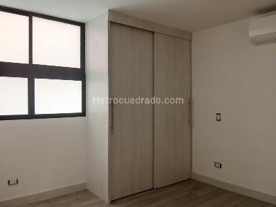 Apartamento de 3 alcobas en venta en Laureles, Medellín, 131 m² · foto 8 de 19