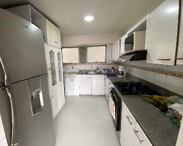 Apartamento en venta en Laureles, Medellín · foto 8 de 13
