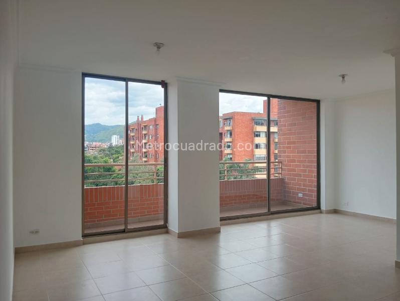 Spacious 3BR Apartment with Gym in Laureles