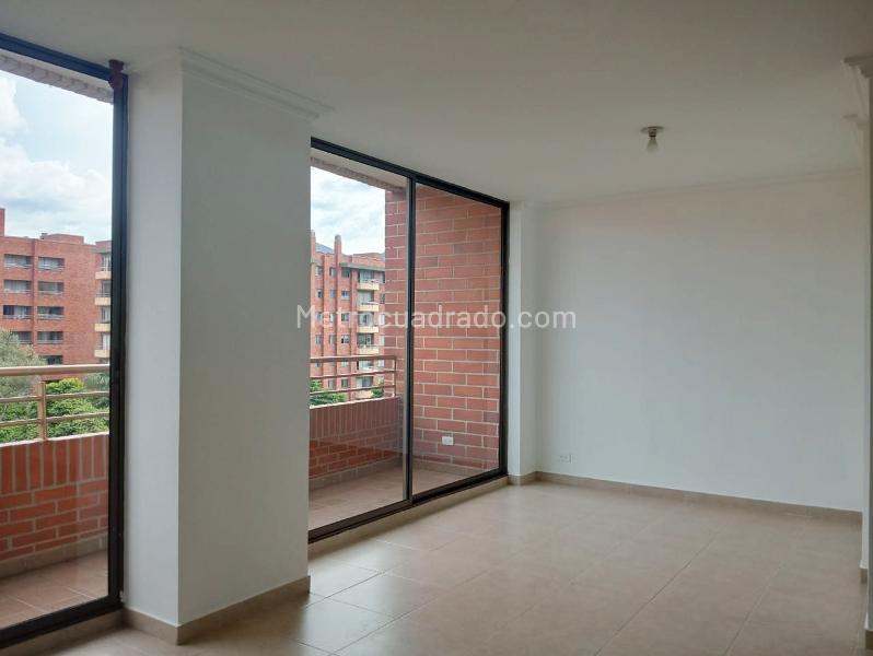 Spacious 3BR Apartment with Gym in Laureles - 4