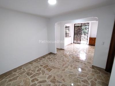 Apartamento de 3 alcobas en venta en Laureles, Medellín, 127 m² · foto 4 de 19
