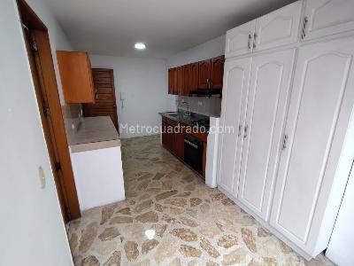 Apartamento de 3 alcobas en venta en Laureles, Medellín, 127 m² · foto 7 de 19