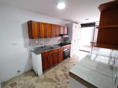 Apartamento de 3 alcobas en venta en Laureles, Medellín, 127 m² · foto 8 de 19
