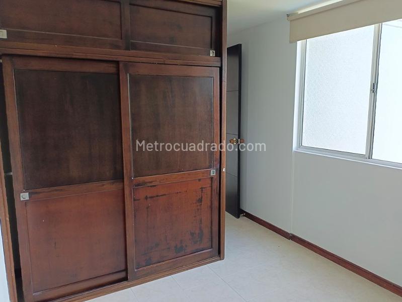 3BR Apartment with Balcony and Covered Parking in Belún - 7