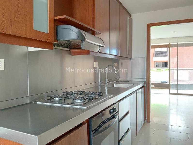 Apartamento Amplio de 3 Alcobas con Jacuzzi en Laureles - 6
