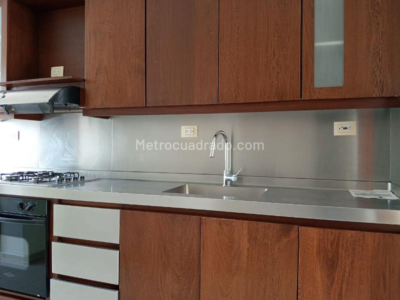 Apartamento Amplio de 3 Alcobas con Jacuzzi en Laureles - 8