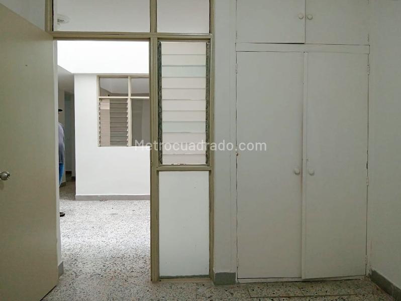 Casa Independiente de 3 Alcobas Cerca a Servicios en Laureles - 8