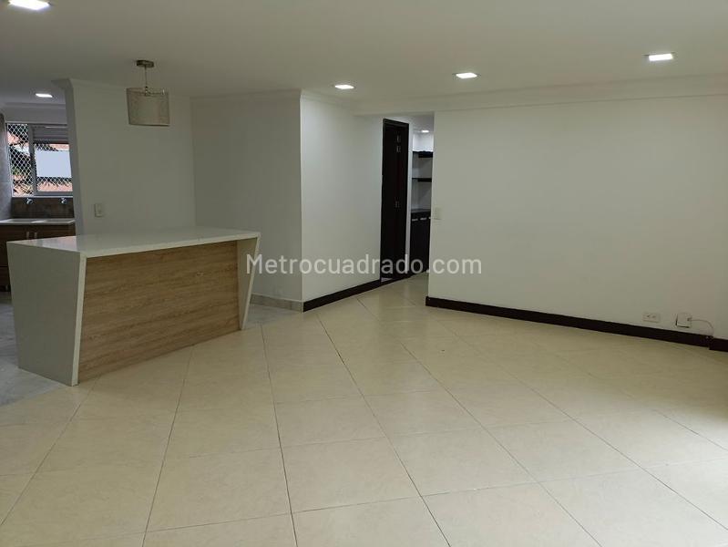 Apartamento amplio de 3 alcobas en Belén (La Mota) - 2